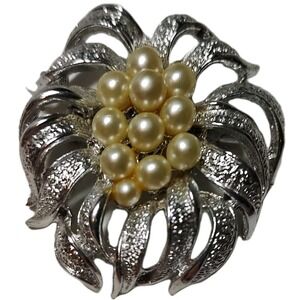 Vintage Floral Brooch Silver Tone Leaves Faux Pearls Jewelry Brooch Pin 1.625 in